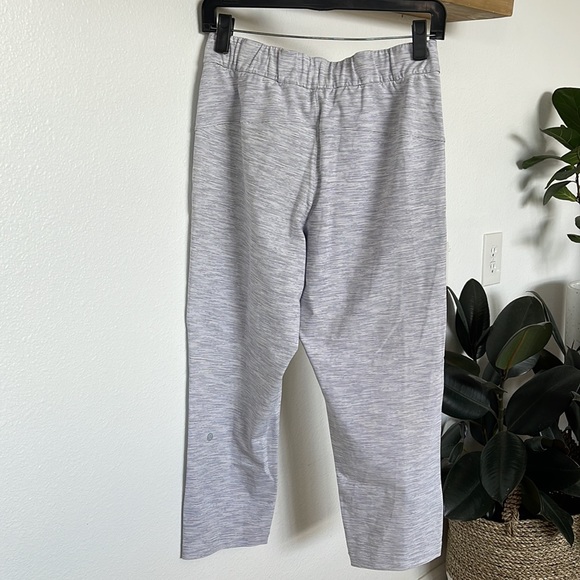 Brand new Lululemon On The Fly Crop pants - Picture 4 of 6